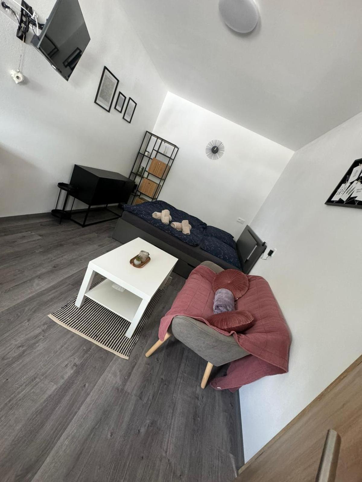 Hobiti Apartman - Sam Rathschlag Esterno foto