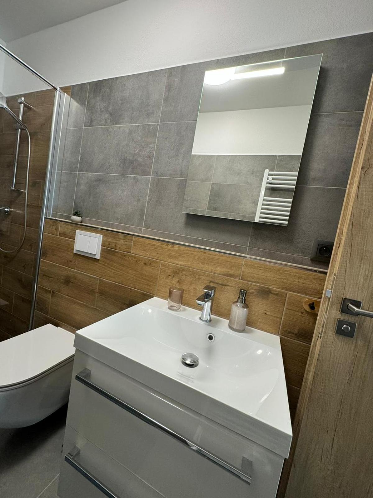 Hobiti Apartman - Sam Rathschlag Esterno foto